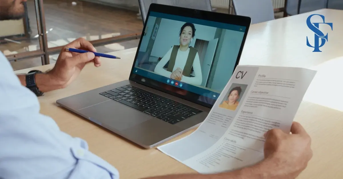 Échange professionnel à distance en visioconférence